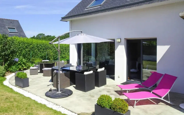 Modern Holiday Home in a Quiet Location in Benodet