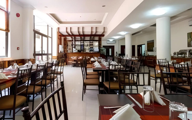 Sunlodge Hotel