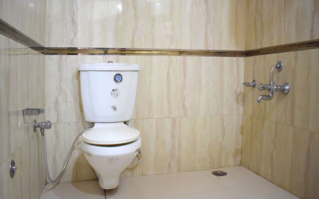 OYO 10692 Hotel Shubham