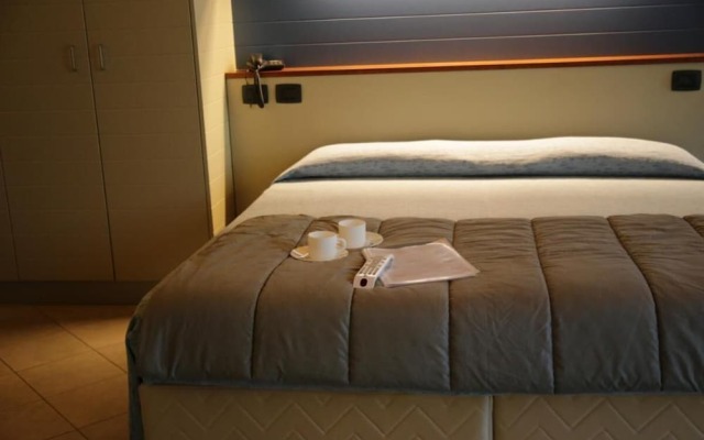 Room in Guest Room - Spacious Double Room in Alba