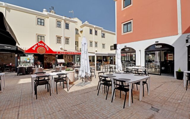 Vilamoura Central 1 by Homing