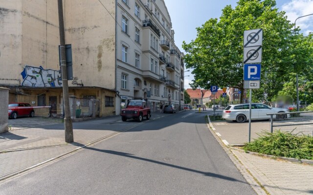 Scandi Małe Garbary Apartment by Renters