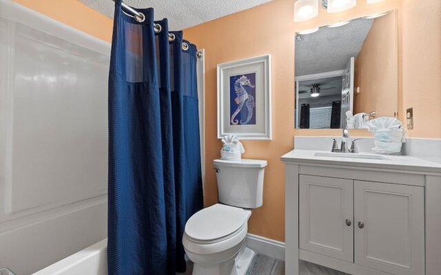 Pelican Beach 0211 1 Bedroom Condo by Pelican Beach Management