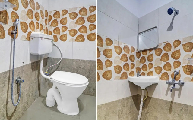 OYO 70303 S V Residency Kajaguda