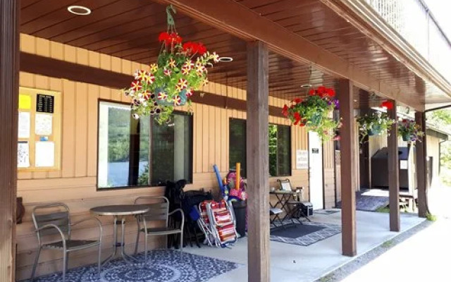 Vacation Internationale St Ives On Shuswap, St Ives, Canada