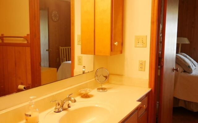 Cedar Creek - 3 Br Home