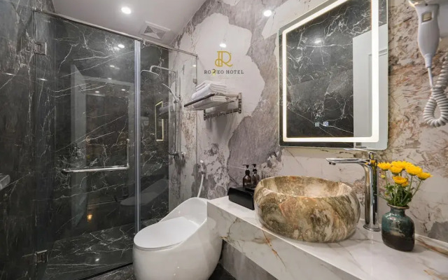 Romeo 2 Hotel HN by Bay Luxury