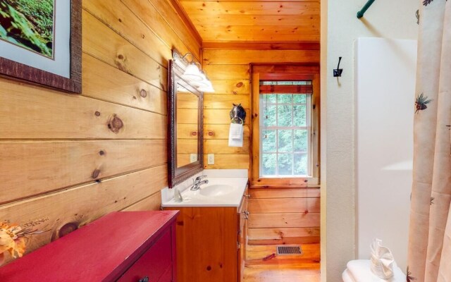 Cowboy Cabin on Stanley Creek