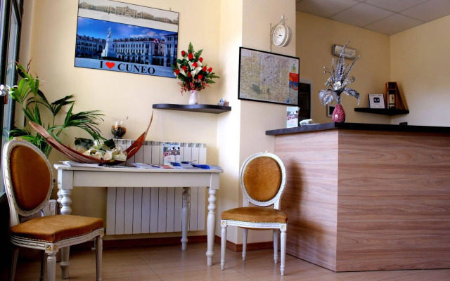 Eremes Rooms & Apartments