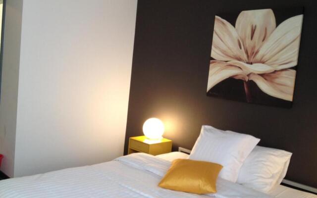 Hôtel au Boeuf Rouge – Guest Rooms – Crassier