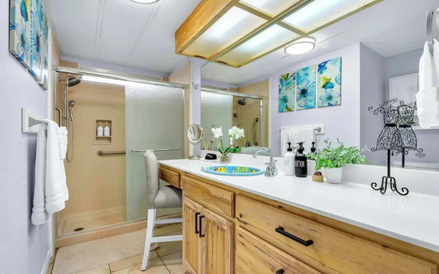 Beautiful and Relaxing Lakefront Getaway