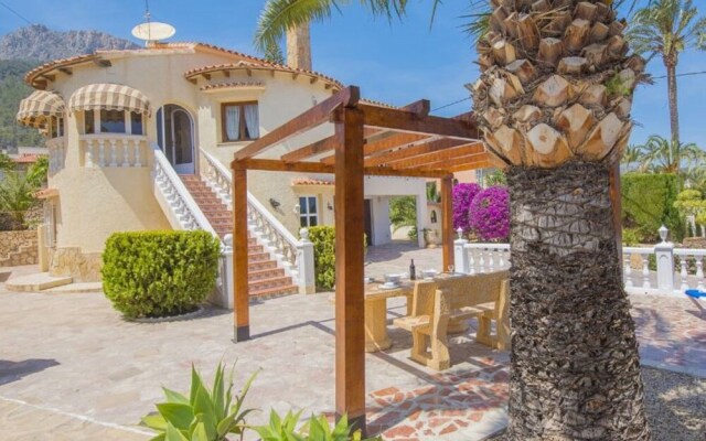 Villa - 4 Bedrooms with Pool and WiFi - 106418