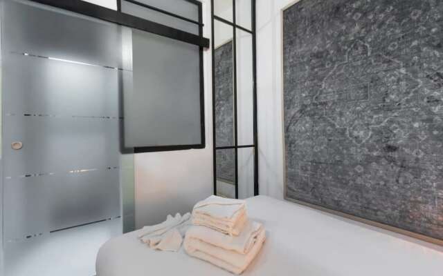 Bright & Compact One Bed Apartment in Malasaña