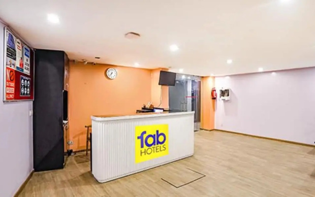 FabHotel Noida Grand