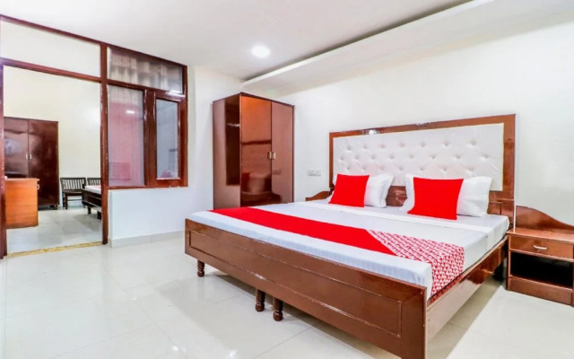Preet Lodge Mohali by OYO Rooms