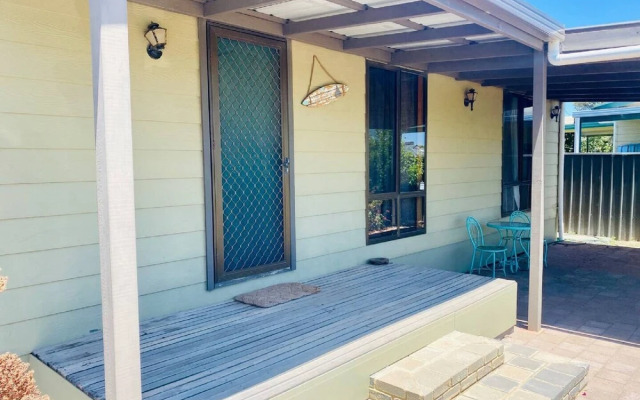 Unwind Retro-vibe Pet Friendly