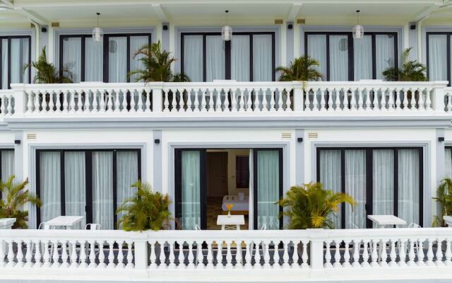 Moodhoian Riverside Resort & Spa