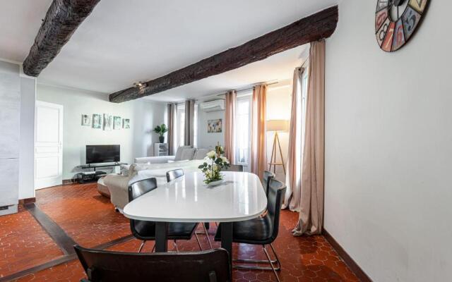 Large 3 Bdr Old Town - AC