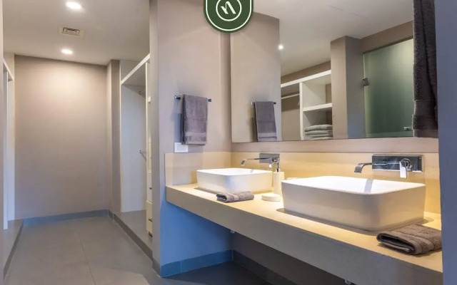 Nick Price Residences A 206