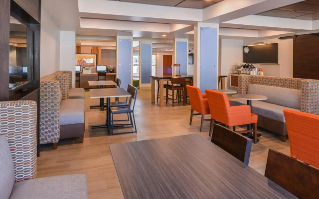 Holiday Inn Express Hotel & Suites Urbana-Champaign by IHG