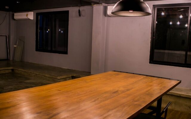 Silom SPACE Hostel