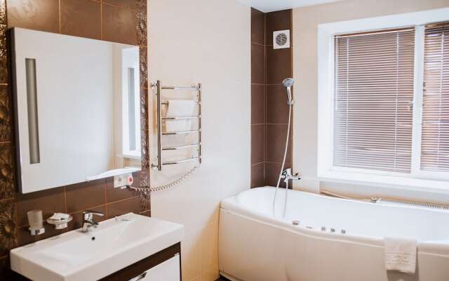 Yavir Hotel
