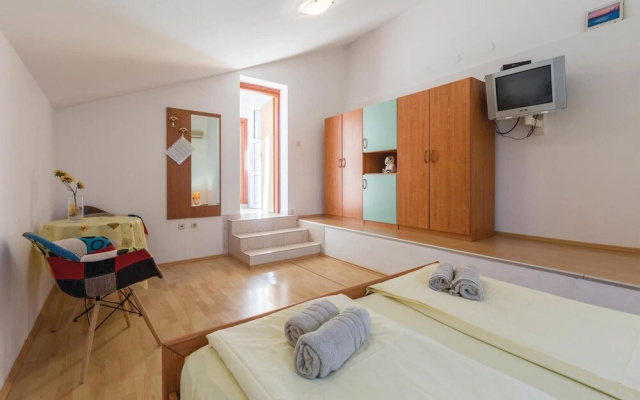 Amazing Home in Porec With Wifi and 0 Bedrooms - Hotel in Porec - Photo 4