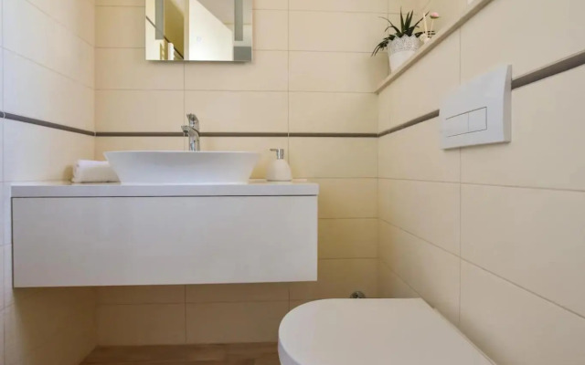 Holiday house with a swimming pool Dugopolje, Zagora - 19033