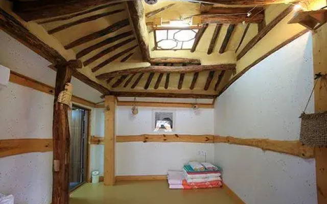 Jeonju Hanok Madang Pension