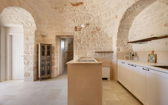 4003 Brunaldi Trulli by Perle di Puglia