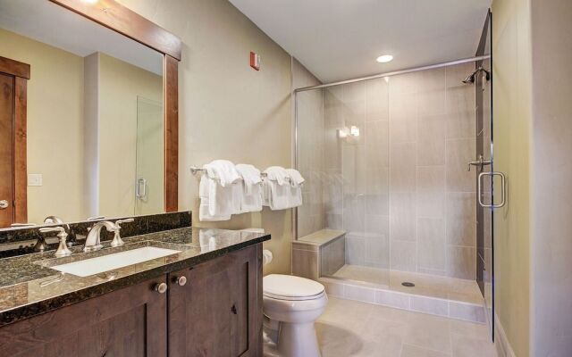 One Ski Hill Place S8211