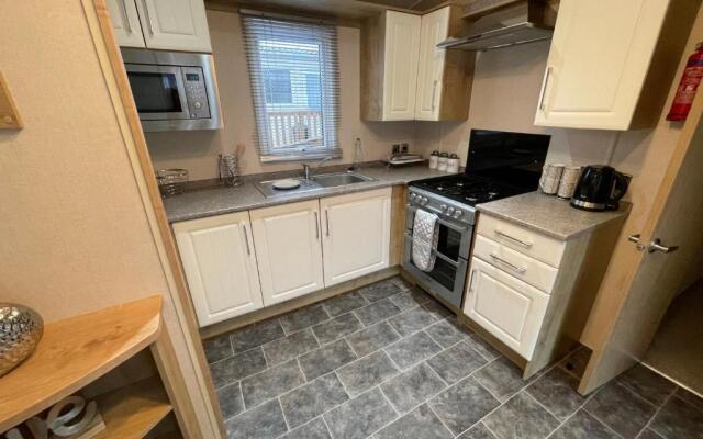 Two Bedroom Caravan at Lilliarsedge