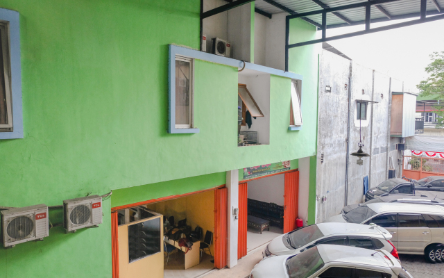 OYO 1293 Dei Residence Arjosari