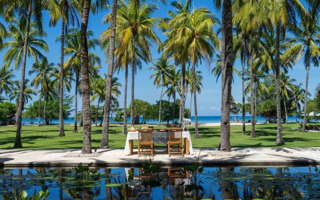 Sira Beach House