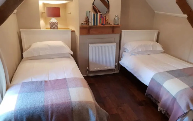 Muggles End, Falmouth, a Short Walk From the Beach