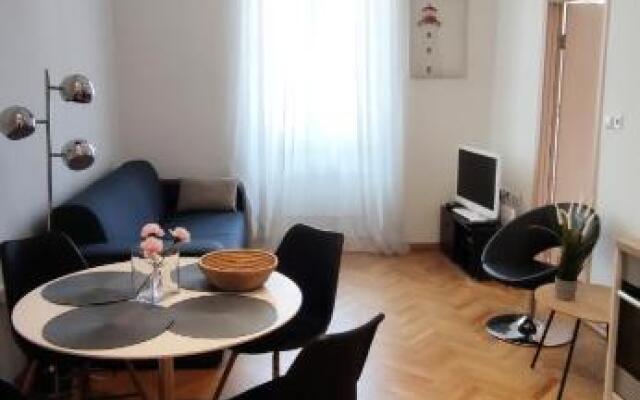 Apartment Milani with private garage