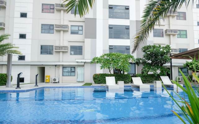 Studio Condo at Horizons 101