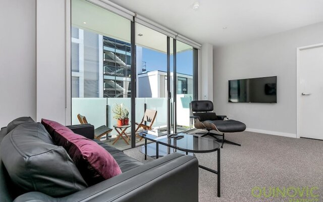 QV Large Stylish Viaduct Apartment - 772