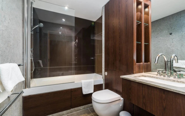 Luxury Modern 2BD Flat in Centre