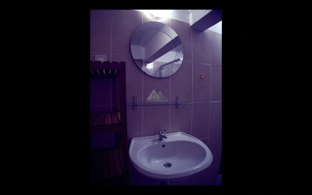 Hunyadi Ter Apartments