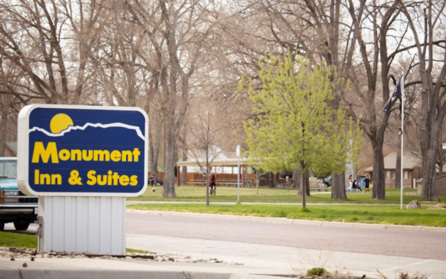 Monument Inn & Suites