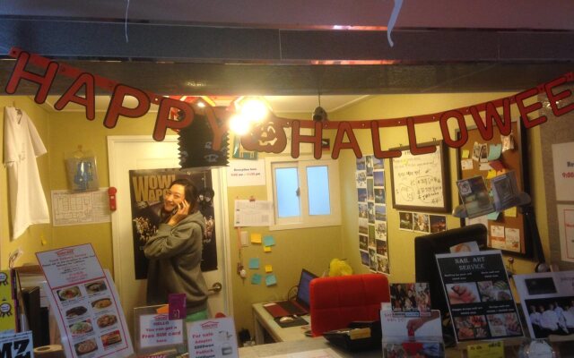 Kimchee Sinchon Guesthouse - Hostel