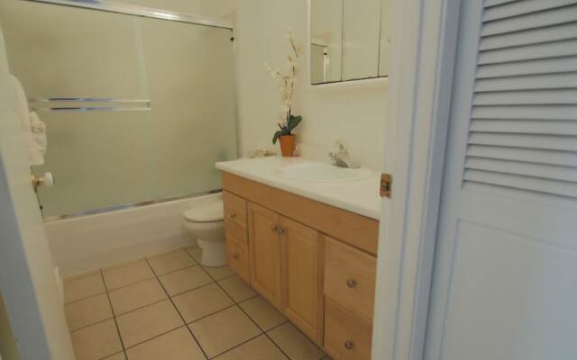 Sunrise Rooftop Condo 3 Bedrooms 1 Bathroom Condo