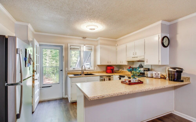 Easy Access to I-77 & I-20: Columbia Duplex!