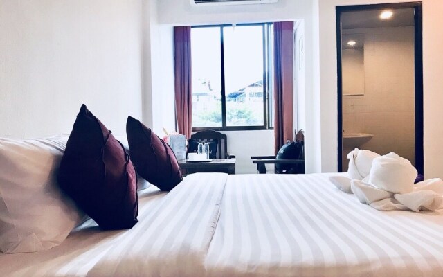 Sawatdeeluck - Hostel