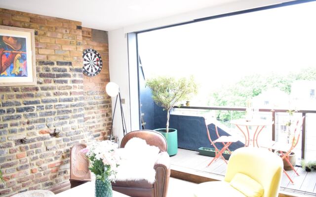 2 Bedroom Rooftop Flat In Central London