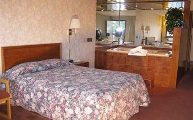 Mayflower Motel And Suites