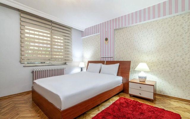 Wonderful Apartment Close to Malls in Sisli