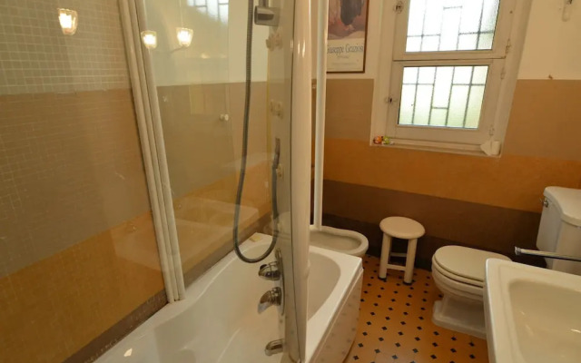 Furry Frinds With Family Home