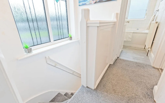 Spacious 3-bed House in Birmingham